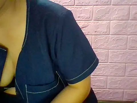 Mimi18x online show from June 11, 2026, 3:47 am