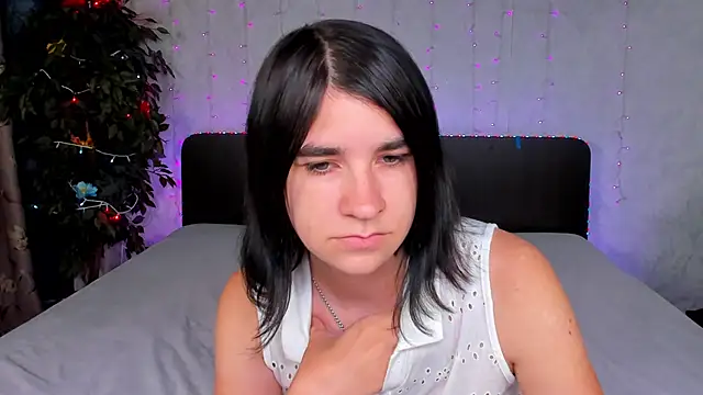  Polly Love  online show from September 9, 2025, 8:35 am