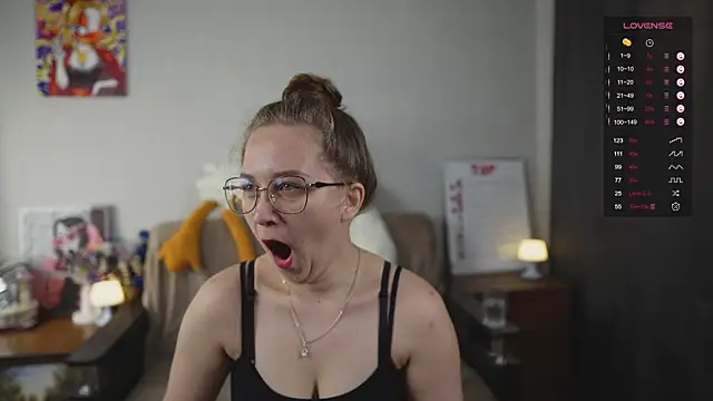 Miatiny online show from September 10, 2025, 3:16 am