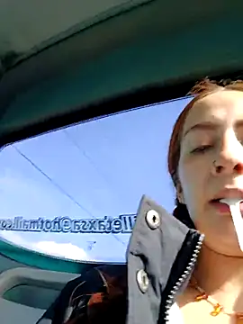 Snapshot of SAMANTHA-16_ chatting on September 11, 2025, 1:22 pm SAMANTHA-16 online show from September 11, 2025, 1:22 pm