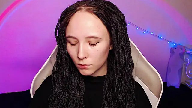 Robin yourss online show from March 5, 2025, 3:07 pm