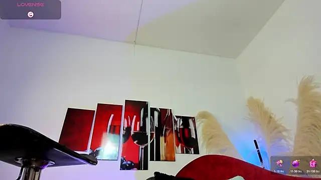 emma sexxy online show from November 10, 2025, 12:10 pm