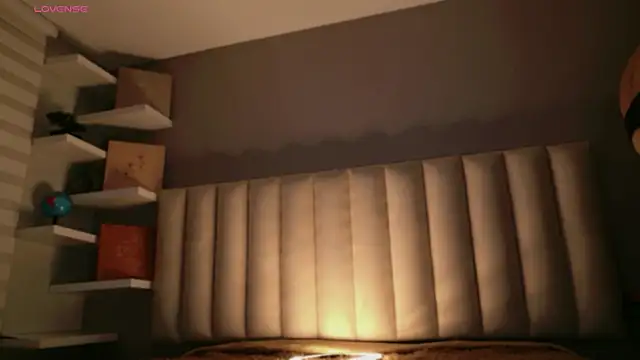 Snapshot of Megan_mooree_ chatting on March 23, 2026, 12:05 pm Megan mooree online show from March 23, 2026, 12:05 pm