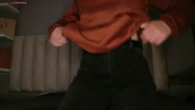 Snapshot of Megan_mooree_ chatting on March 11, 2026, 12:43 pm Megan mooree online show from March 11, 2026, 12:43 pm