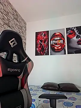 Antonella2 m online show from October 3, 2025, 5:03 pm