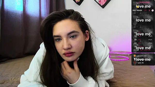 Holly Molii online show from February 9, 2025, 7:15 am