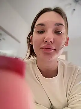 Holly Molii online show from March 20, 2025, 7:14 am