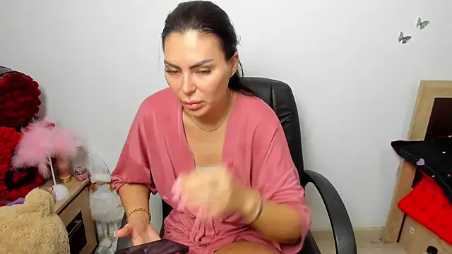 kilenyapatrice online show from July 4, 2026, 2:43 pm