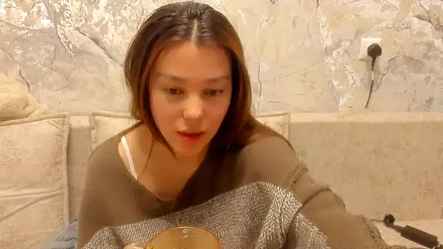 LunaXmii online show from April 19, 2026, 12:00 am