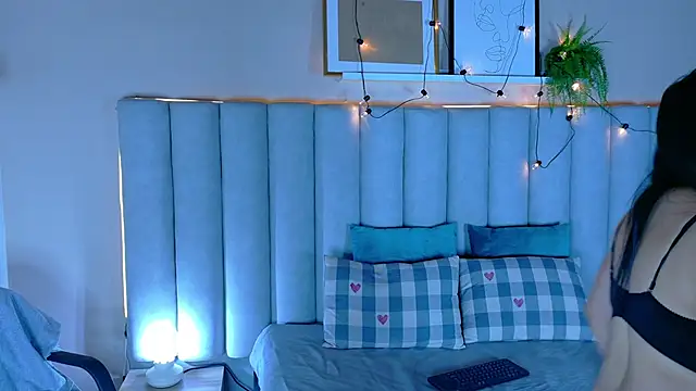 JaylaScott   online show from October 13, 2025, 11:34 am