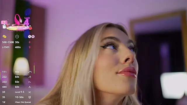 Snapshot of FrancescaNappi chatting on September 8, 2025, 4:28 pm FrancescaNappi online show from September 8, 2025, 4:28 pm