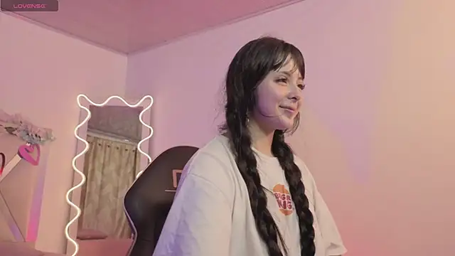 hina tay online show from January 18, 2026, 3:10 am