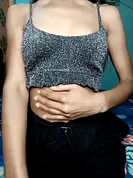 poojaji690 online show from February 27, 2025, 9:18 am