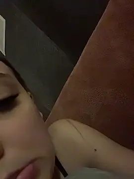Alisa Rise online show from June 14, 2026, 6:42 pm