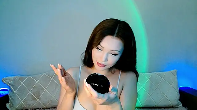 Min Jee  online show from March 7, 2026, 4:08 am