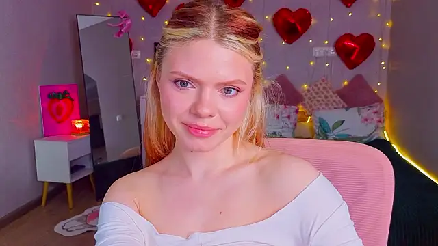 Snapshot of Red__Candy chatting on March 13, 2026, 3:17 pm Red Candy online show from March 13, 2026, 3:17 pm