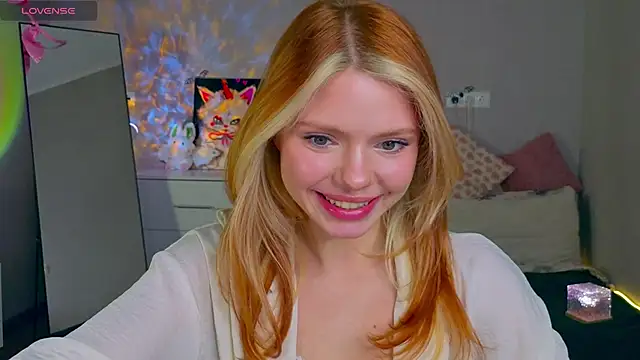 Red  Candy online show from November 26, 2025, 12:16 pm