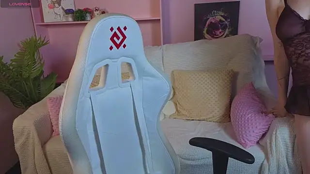 jenny bunny  online show from June 17, 2026, 1:38 am
