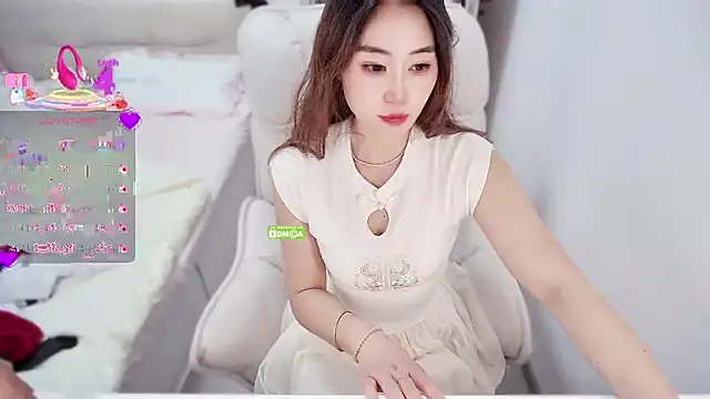Feifei-cn online show from June 13, 2026, 1:53 pm