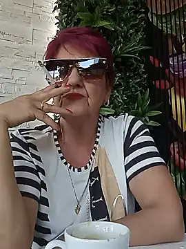 Ely Elenita online show from June 17, 2026, 8:47 am