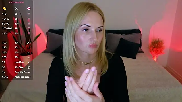 AlisssaRose online show from September 18, 2025, 7:06 pm