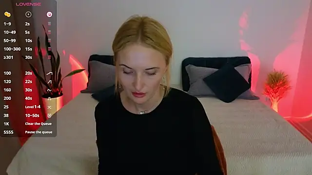 AlisssaRose online show from October 1, 2025, 9:29 pm