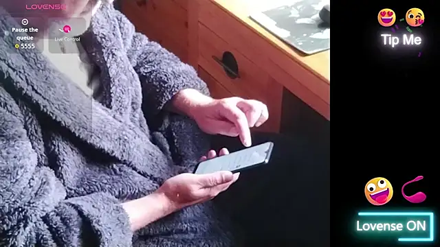 Adamdaddybear online show from September 13, 2025, 8:25 am