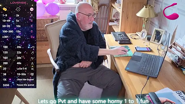 Adamdaddybear online show from June 17, 2026, 7:52 am