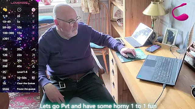 Adamdaddybear online show from May 7, 2026, 1:36 pm