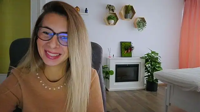 SukyGirl online show from October 6, 2025, 7:53 am