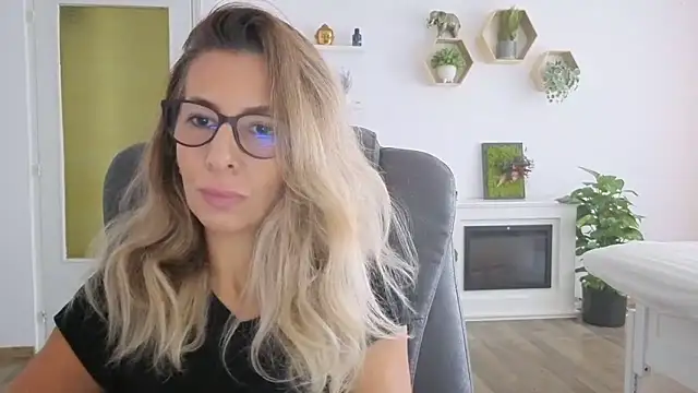 SukyGirl online show from September 25, 2025, 7:36 am