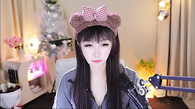 xiaoya666--baby online show from January 5, 2026, 5:27 pm