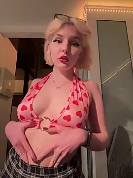 Snapshot of XMelissaX chatting on February 12, 2026, 9:36 pm XMelissaX online show from February 12, 2026, 9:36 pm