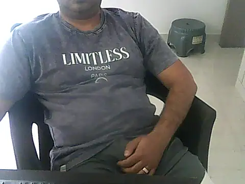 cryptoman1119 online show from February 26, 2026, 7:41 am