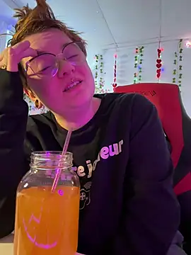 Sweetleeahxx online show from February 8, 2026, 12:36 pm