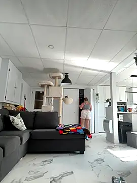 Sweetleeahxx online show from September 16, 2025, 1:01 pm