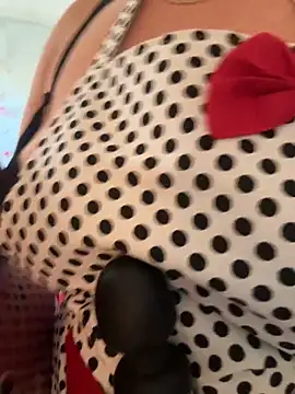 Sweetleeahxx online show from October 7, 2025, 1:34 pm