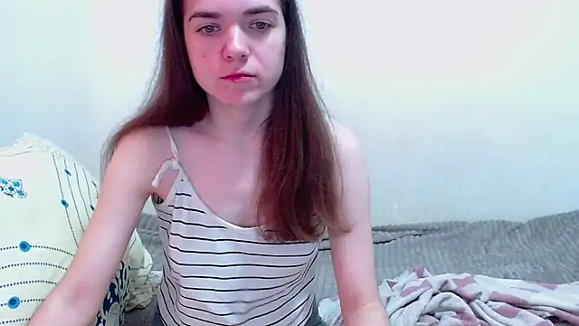 SallyMkn online show from September 17, 2025, 1:24 pm