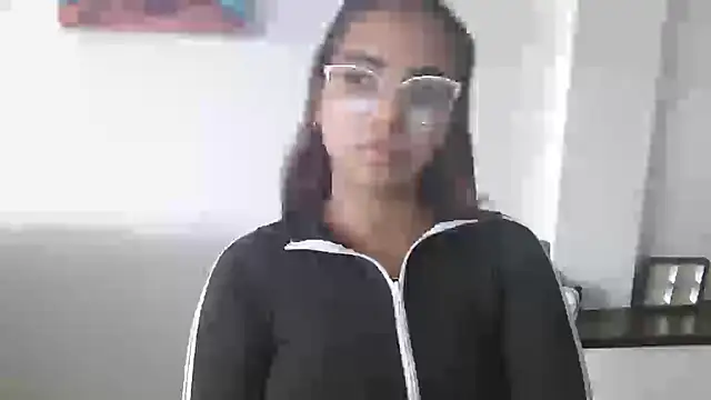 Miapeyton online show from June 30, 2026, 7:25 pm