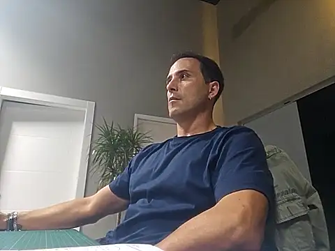 Snapshot of Lucas___81 chatting on October 29, 2025, 7:46 pm Lucas 81 online show from October 29, 2025, 7:46 pm