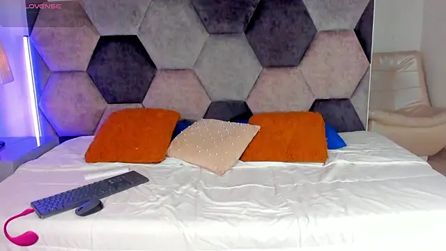 Latrellx7 online show from March 5, 2026, 4:09 am