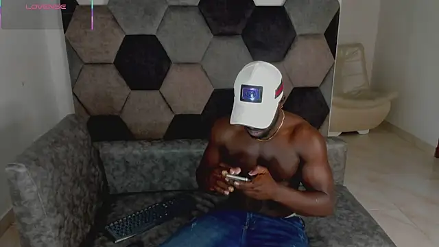 Latrellx7 online show from June 8, 2026, 3:29 am