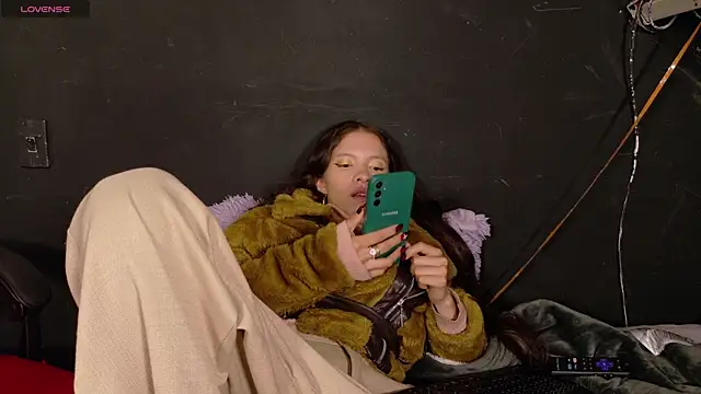 sweetdam12 online show from September 27, 2025, 8:26 pm