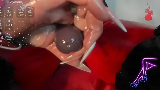 Snapshot of Molenna_queenn chatting on December 24, 2024, 11:11 pm Molenna queenn online show from December 24, 2024, 11:11 pm