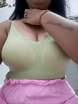 cute-mahek online show from October 22, 2025, 2:49 pm