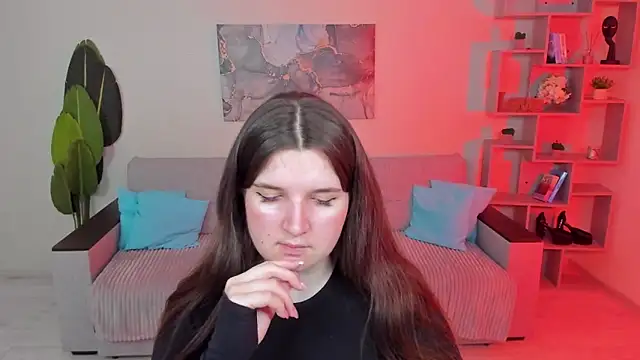 BonneyLove online show from April 13, 2026, 8:35 pm