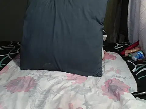 Snapshot of WetwetPussy31 chatting on August 1, 2026, 2:15 pm WetwetPussy31 online show from August 1, 2026, 2:15 pm