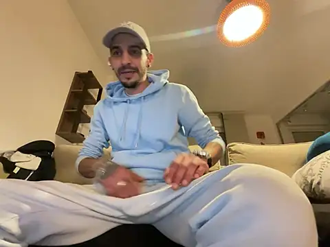 Rebeu313 online show from February 18, 2025, 1:32 am