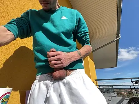 Rebeu313 online show from March 10, 2025, 1:32 pm