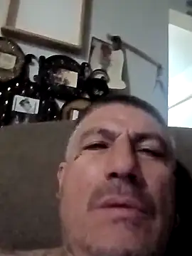 Snapshot of B_DOGG69 chatting on March 4, 2025, 4:38 am B DOGG69 online show from March 4, 2025, 4:38 am